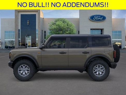 New 2025 Ford Bronco Badlands image 3