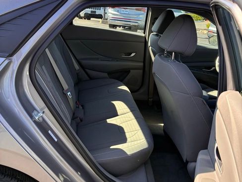 Used 2023 Hyundai Elantra SEL w/ Convenience Package FWD image 18