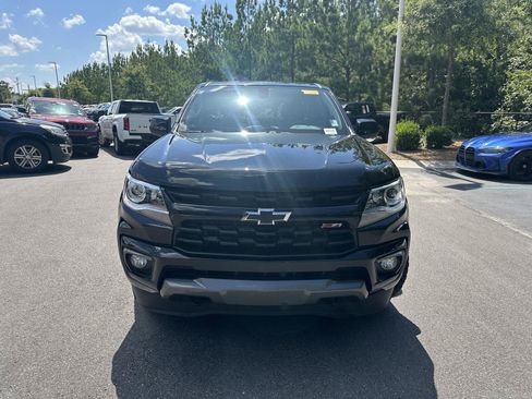 Used 2021 Chevrolet Colorado Z71 w/ Z71 Midnight Edition AWD/4WD image 3