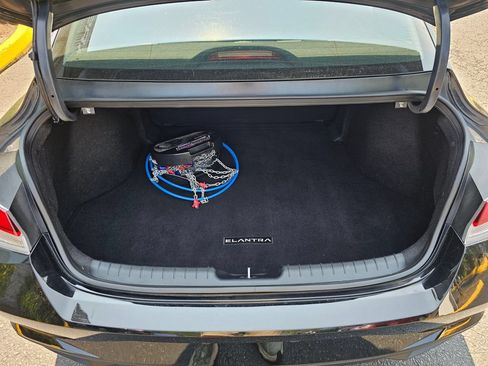 Used 2023 Hyundai Elantra SEL FWD image 13