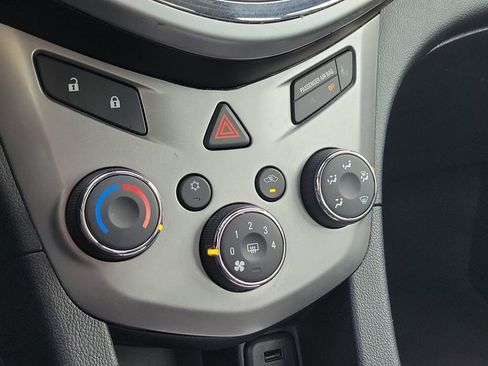 Used 2018 Chevrolet Sonic LT image 29