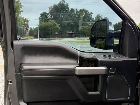 Used 2018 Ford F250 Platinum w/ Platinum Ultimate Package AWD/4WD image 16