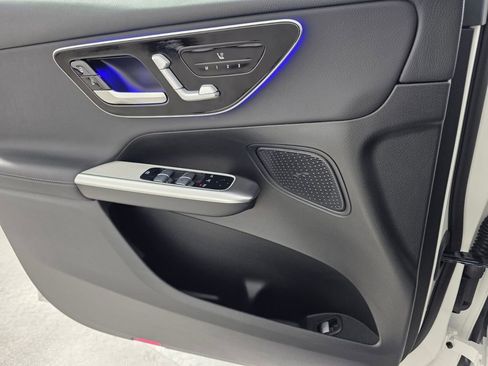 Certified 2025 Mercedes-Benz GLC 300 image 24