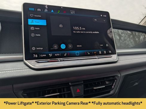 Used 2025 Volkswagen Tiguan SE image 5