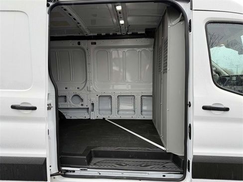 New 2025 Ford Transit 250 148 Medium Roof image 43