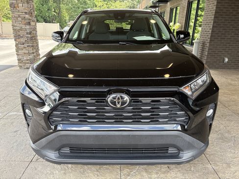 Used 2021 Toyota RAV4 XLE FWD image 3