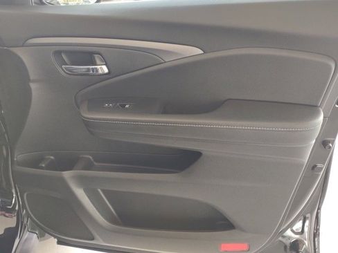 Certified 2024 Honda Ridgeline RTL image 33