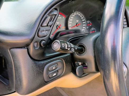 Used 2002 Chevrolet Corvette Convertible w/ Preferred Equipment Group2 RWD image 28