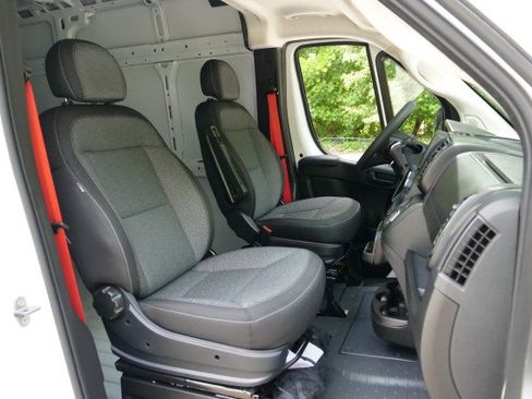 Used 2025 RAM ProMaster 2500 w/ Convenience Group FWD image 28