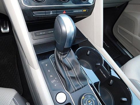 Used 2023 Volkswagen Atlas SEL Premium image 25