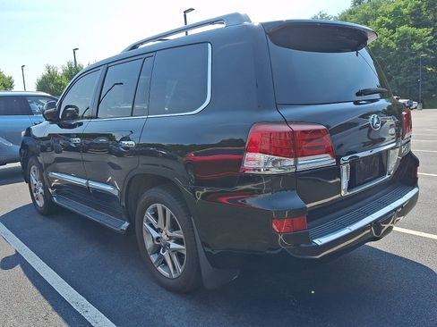 Used 2013 Lexus LX 570 4WD image 3