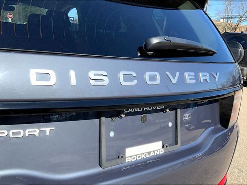 Used 2025 Land Rover Discovery Sport S image 30