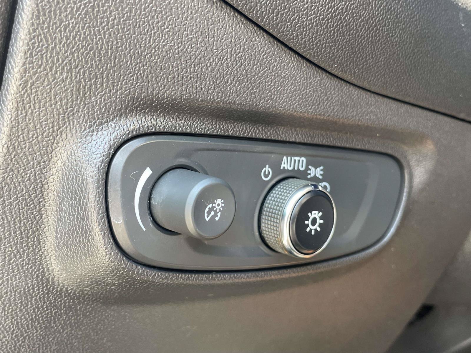 Used 2024 Chevrolet Equinox RS FWD image 16
