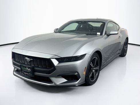 Used 2025 Ford Mustang Premium RWD image 3