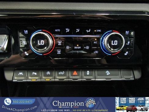 Used 2025 GMC Sierra 1500 AT4 w/ AT4 Premium Package AWD/4WD image 44