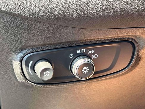 Used 2024 Chevrolet Equinox LT FWD image 23