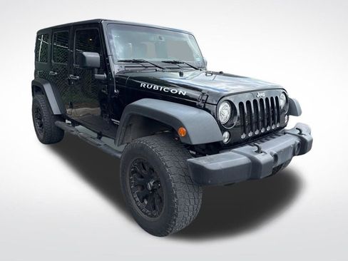 Used 2017 Jeep Wrangler Unlimited Rubicon AWD/4WD image 3