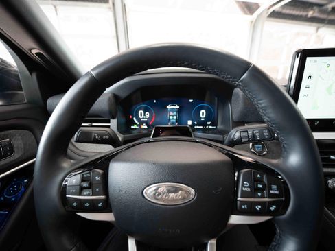 Used 2025 Ford Explorer Platinum w/ LUX Leather Package image 15