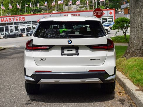 Used 2025 BMW X1 xDrive28i AWD/4WD image 7