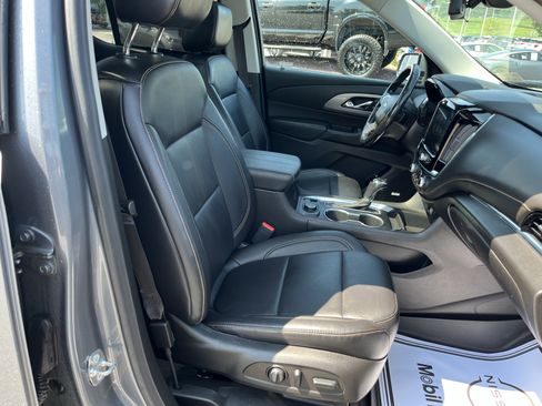 Used 2018 Chevrolet Traverse LT AWD/4WD image 3