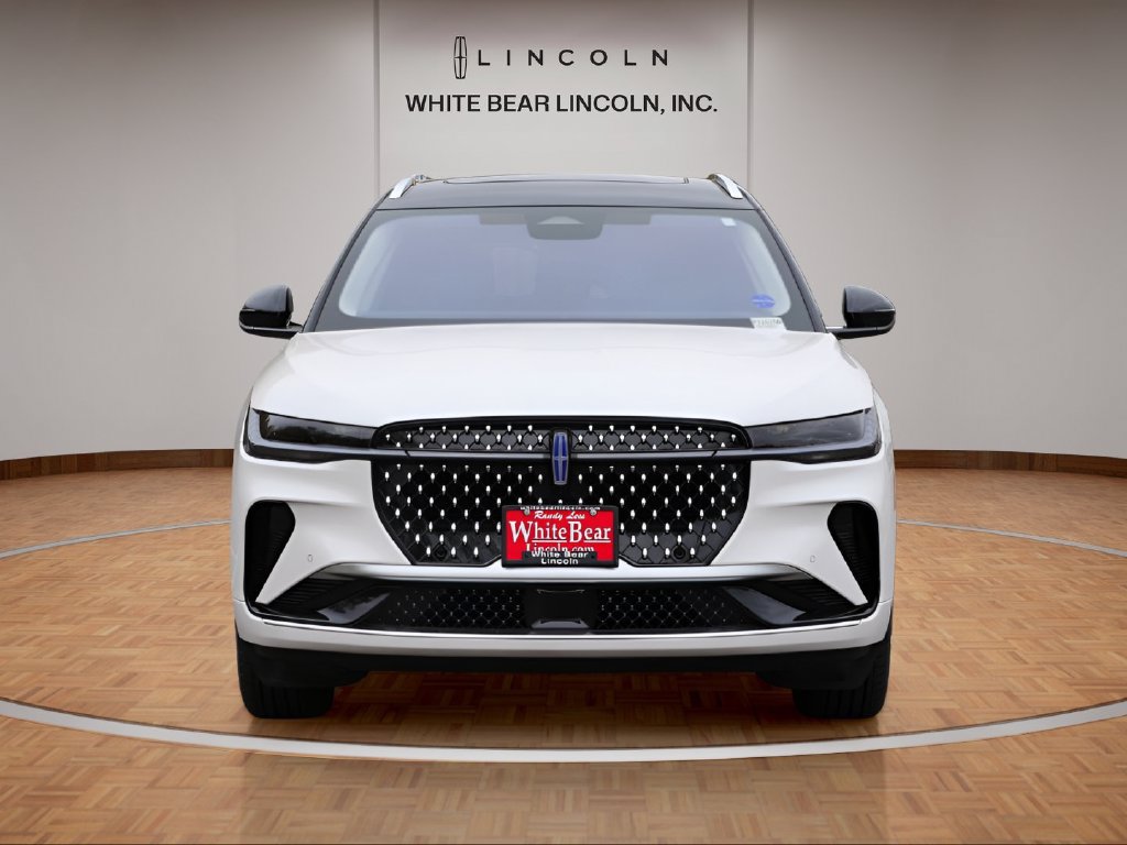 Used 2025 Lincoln Nautilus Reserve AWD/4WD image 2
