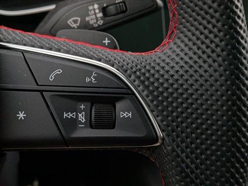 Certified 2025 Audi Q3 2.0T Premium Plus w/ Premium Plus Package image 11