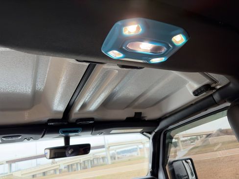 Used 2023 Jeep Wrangler Unlimited Sahara w/ Cold Weather Group image 15