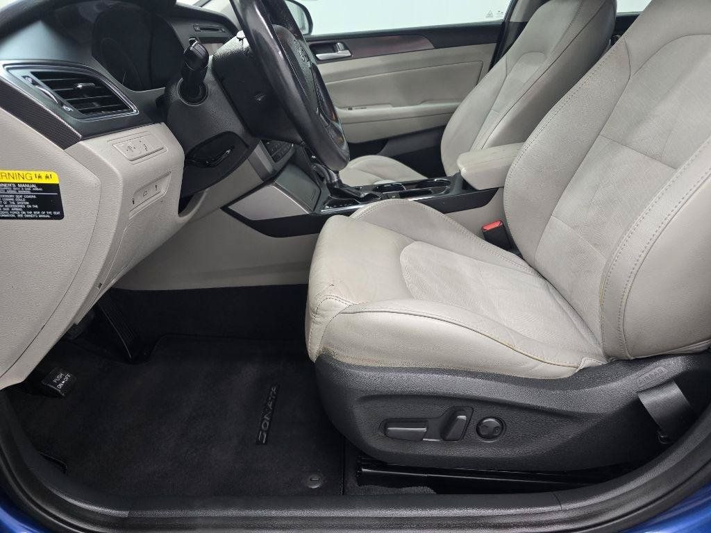 Used 2016 Hyundai Sonata Sport w/ Option Group 02 FWD image 7