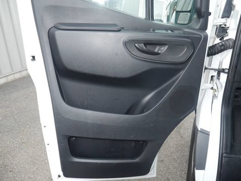 Used 2021 Mercedes-Benz Sprinter 2500 image 10