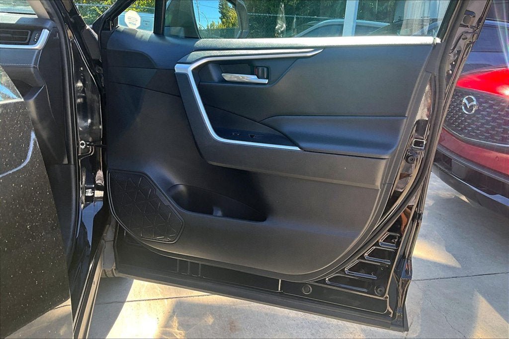 Used 2022 Toyota RAV4 XLE FWD image 26