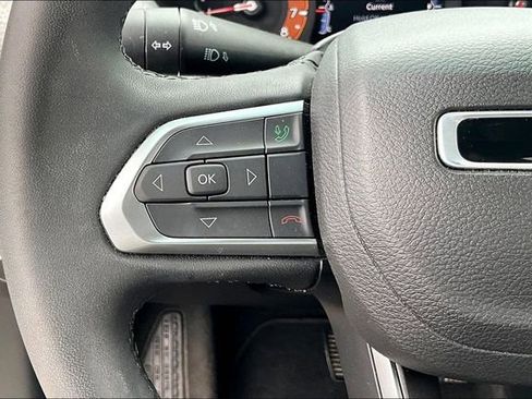 Used 2023 Jeep Compass Latitude image 10