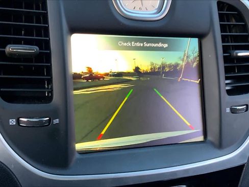 Used 2023 Chrysler 300 Touring w/ Sport Appearance Package image 29