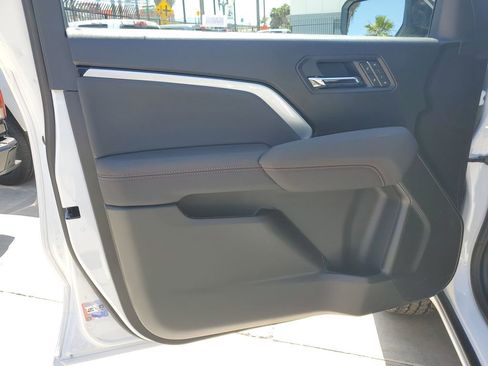 New 2026 Chevrolet Colorado Z71 w/ Technology Package AWD/4WD image 19