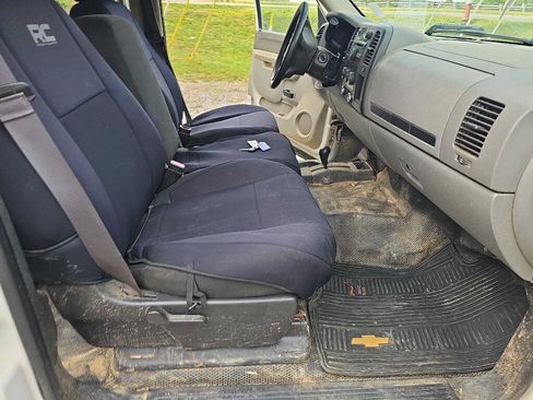 Used 2013 Chevrolet Silverado 1500 W/T w/ Skid Plate Package AWD/4WD image 5