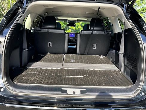 Used 2023 Toyota Highlander XLE AWD/4WD image 31