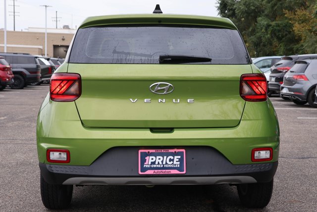 Used 2022 Hyundai Venue SE w/ Cargo Package FWD image 6