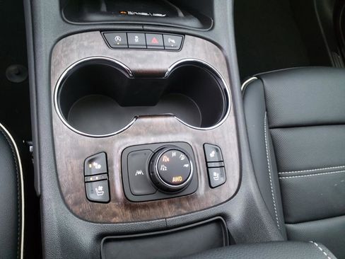 Certified 2023 GMC Acadia Denali w/ Denali Ultimate Package image 13