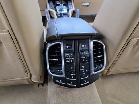 Used 2016 Porsche Cayenne AWD/4WD image 30
