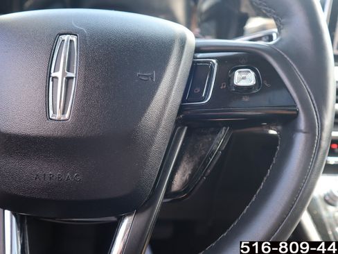 Used 2022 Lincoln Corsair AWD w/ Premium Package image 18