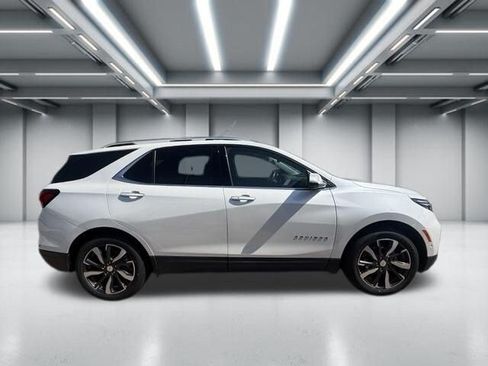 Used 2022 Chevrolet Equinox Premier AWD/4WD image 1