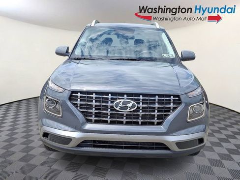 Used 2026 Hyundai Venue SEL FWD image 2