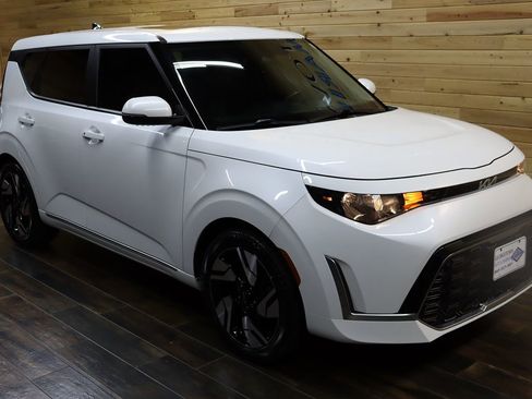 Used 2023 Kia Soul GT-Line image 2