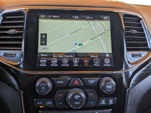 Used 2021 Jeep Grand Cherokee Laredo X AWD/4WD image 13