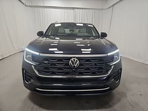 Used 2024 Volkswagen Atlas Cross Sport SEL Premium R-Line image 3