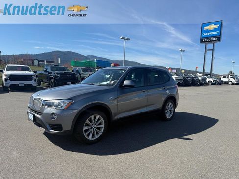 Used 2017 BMW X3 xDrive28i AWD/4WD image 3