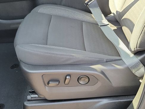 Used 2026 Chevrolet Suburban LS RWD image 14