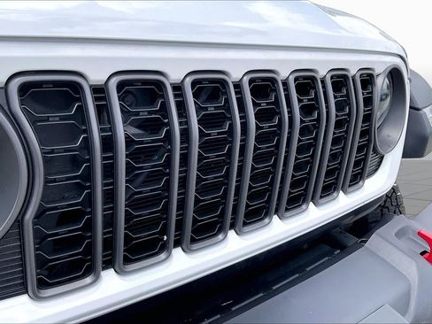 Used 2026 Jeep Gladiator Rubicon AWD/4WD image 28