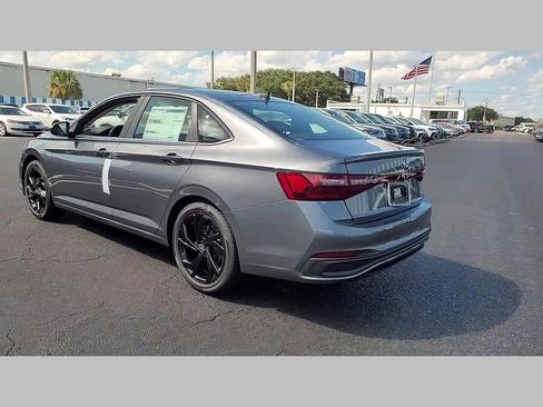 New 2026 Volkswagen Jetta SE image 16