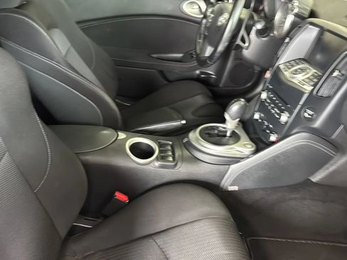 Used 2016 Nissan 370Z Coupe RWD image 10