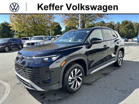 New 2025 Volkswagen Tiguan S AWD/4WD image 1